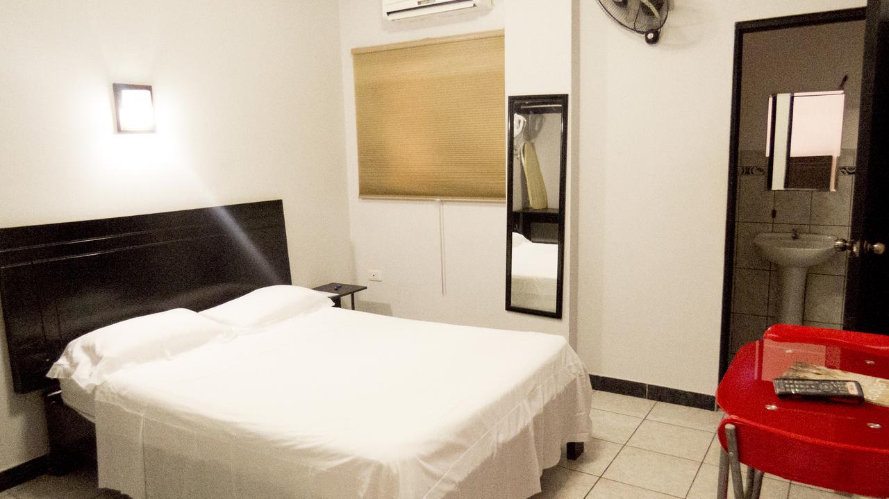 Jer'S Hostal Tumbes Zewnętrze zdjęcie