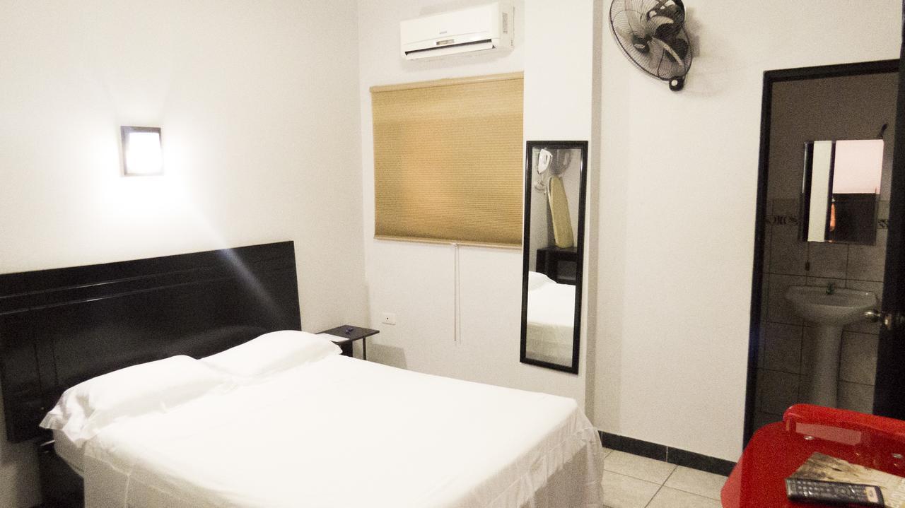 Jer'S Hostal Tumbes Zewnętrze zdjęcie