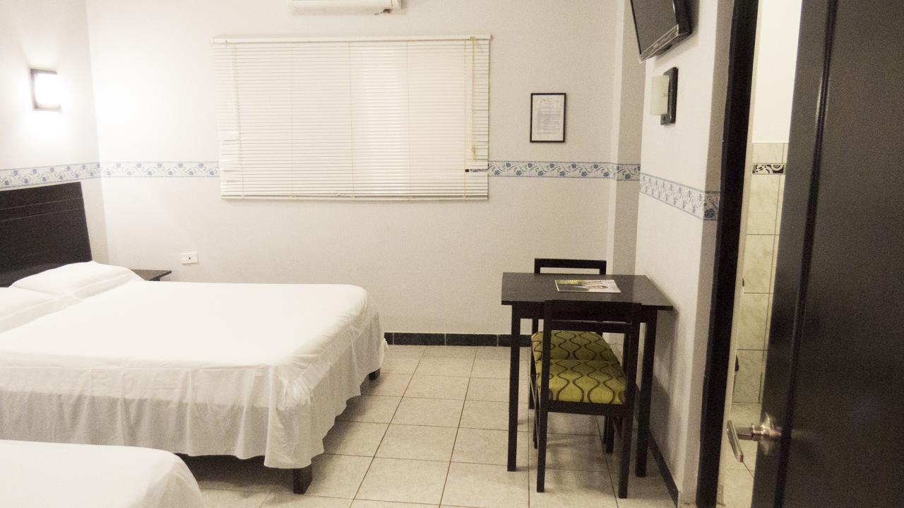 Jer'S Hostal Tumbes Zewnętrze zdjęcie